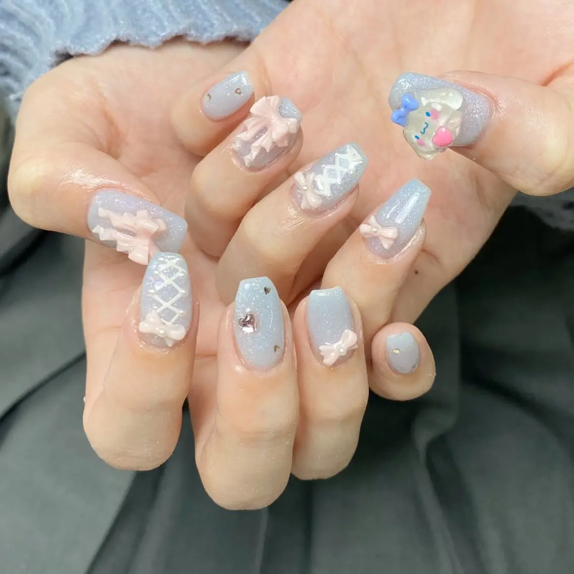 ネイル チークネイル フレンチネイル ジェルネイル ガーリー キラキラネイル ハンドネイル UM Nail Salonのネイルデザイン