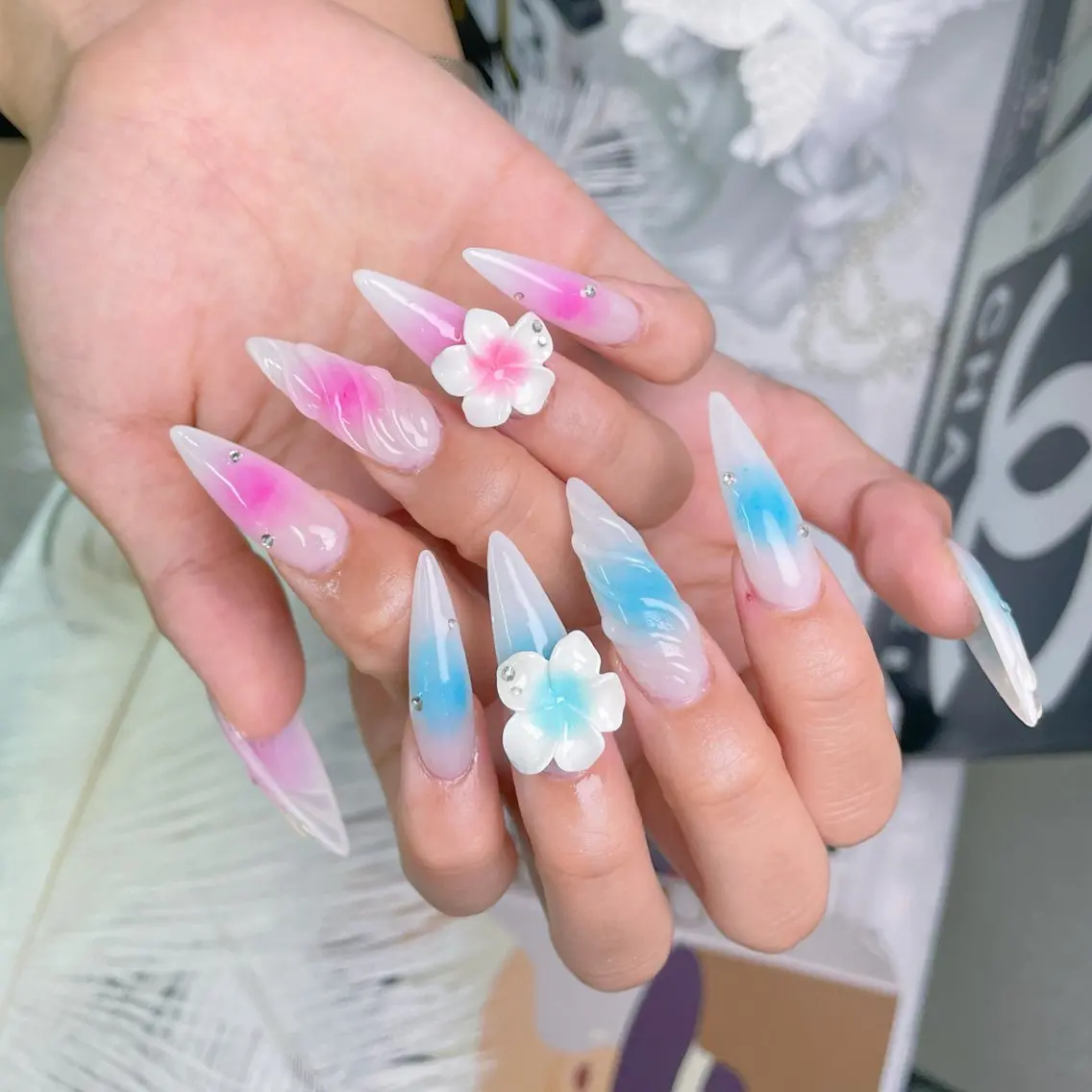 ネイル チークネイル クリアネイル ガーリー キラキラネイル 韓国ネイル ハンドネイル princess スカルプ専門店のネイルデザイン