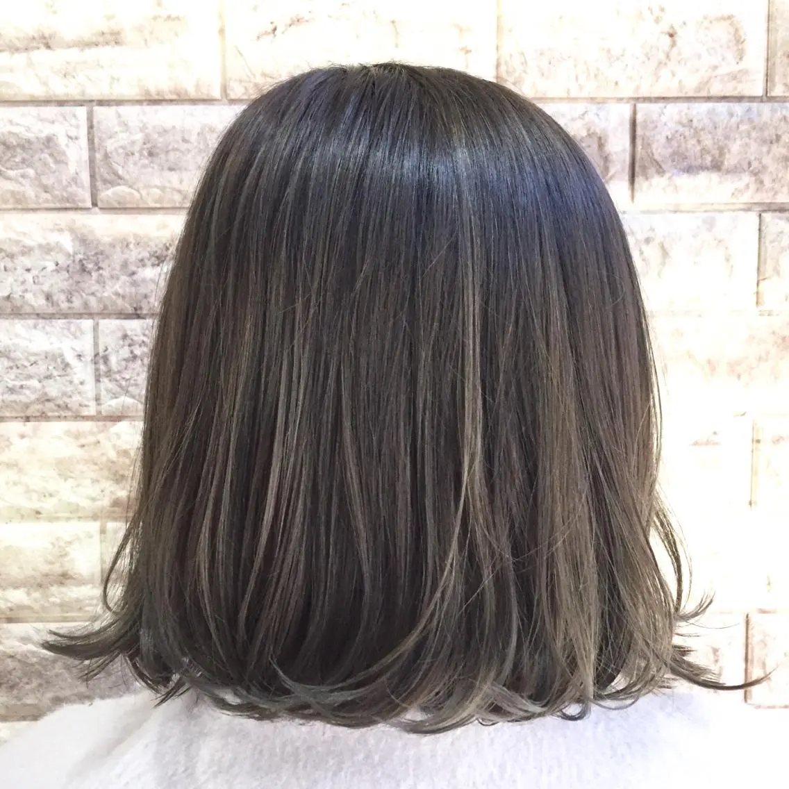 ショート カラー ブリーチ グレージュ ハイライトカラー ハイライト yuki🌼 Hip's decoのヘアスタイル