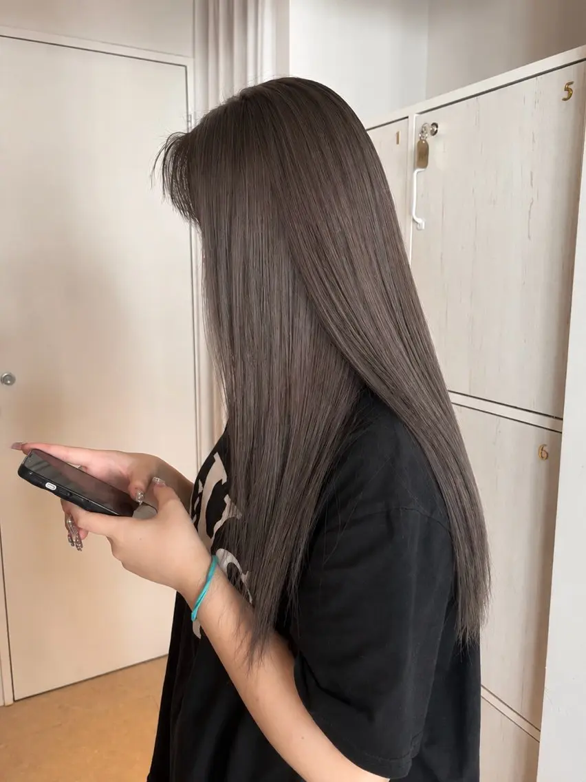 カラー 山内 めいのヘアスタイル