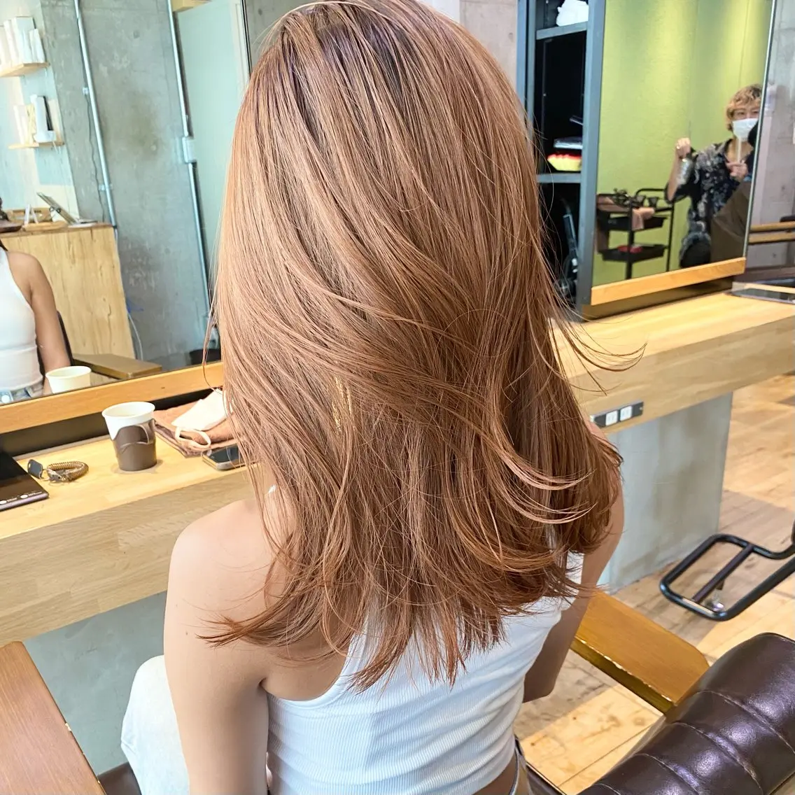 セミロング ⭐️横浜ブリーチ特化 美容師　堤涼⭐️のヘアスタイル