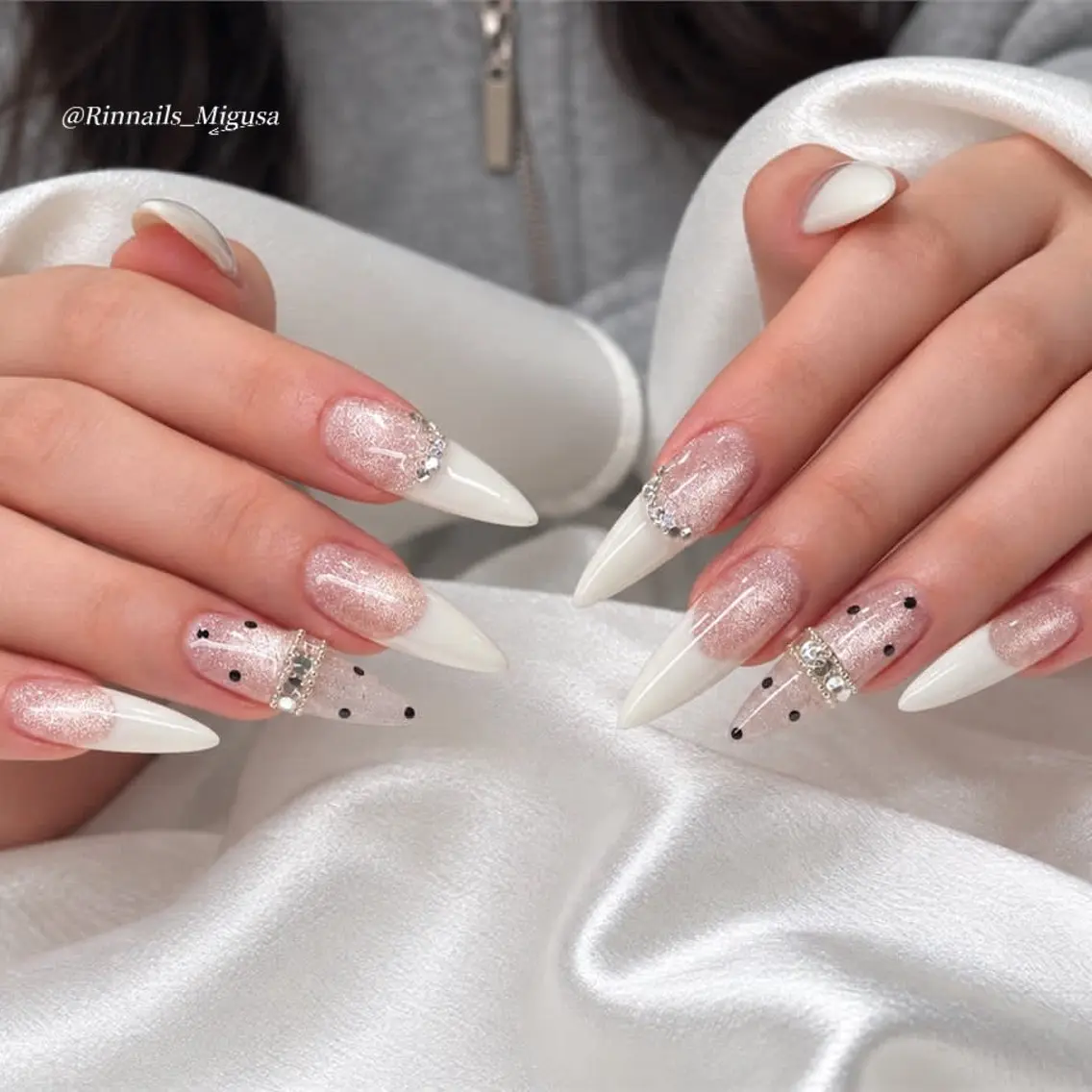 ロング 韓国風ヘア ハンドネイル RIN NAILS ᥫ᭡Migusaのネイルデザイン