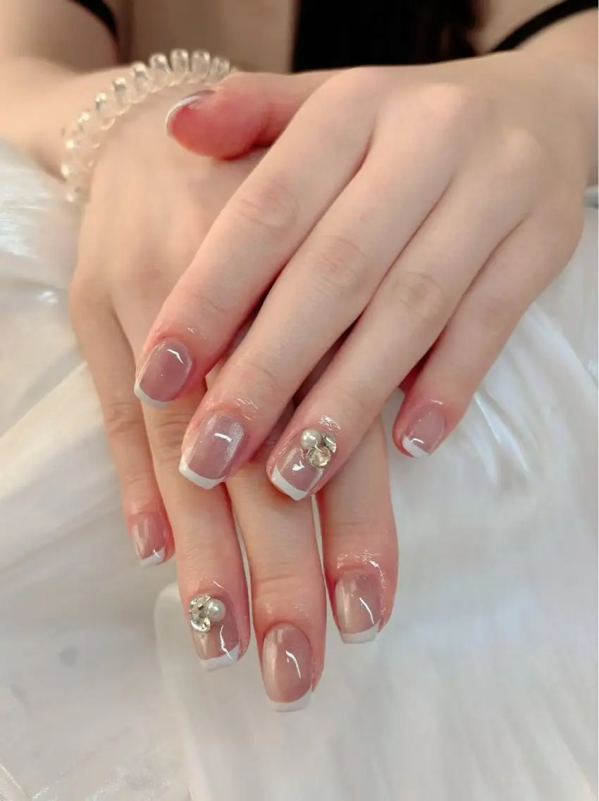 ネイル フットネイル フレンチネイル ジェルネイル ガラスフレンチ 韓国ネイル ハンドネイル ハンドケア The Nail & Eye Lashの眉毛・アイブロウイメージ