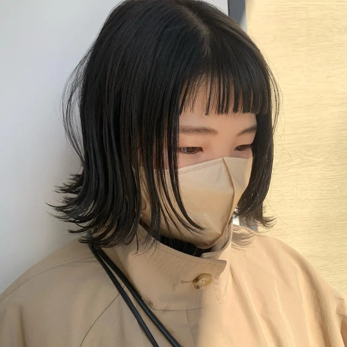ショート ボブ 顔まわりレイヤー レイヤーカット オン眉 外ハネヘア カット トリートメント ウスイ ハルカのヘアスタイル