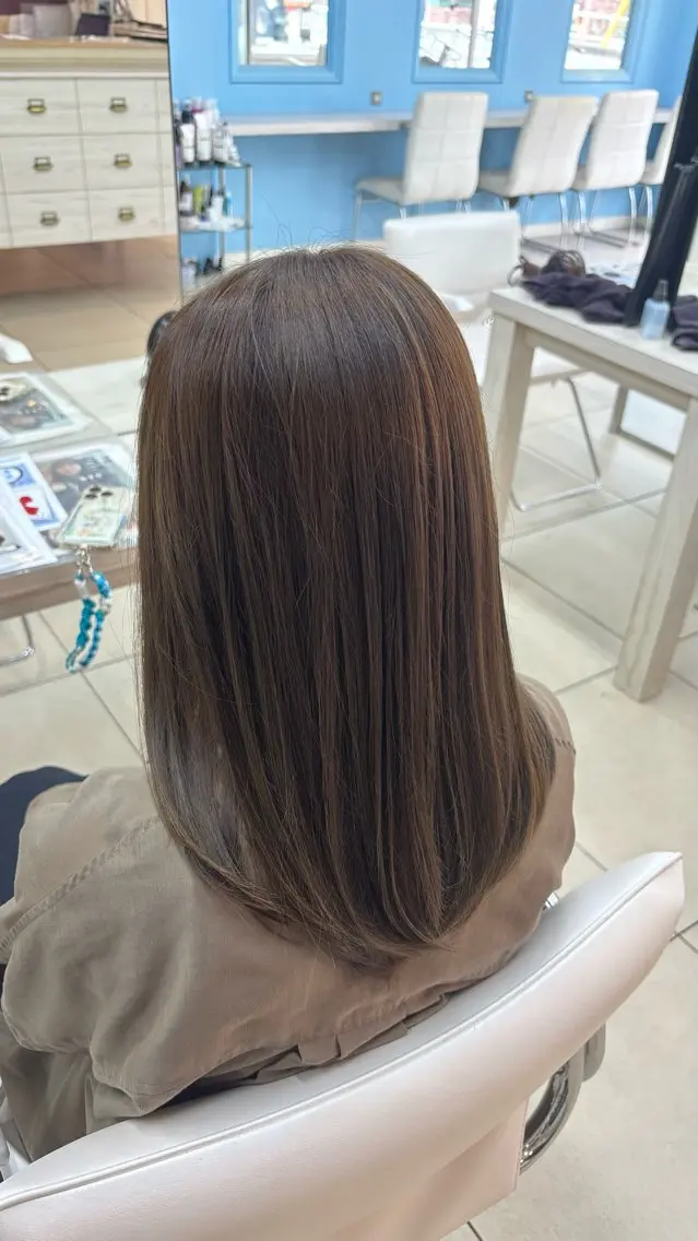 セミロング カラー カット ヘアカラー トリートメント まい| カラー🌿のヘアスタイル