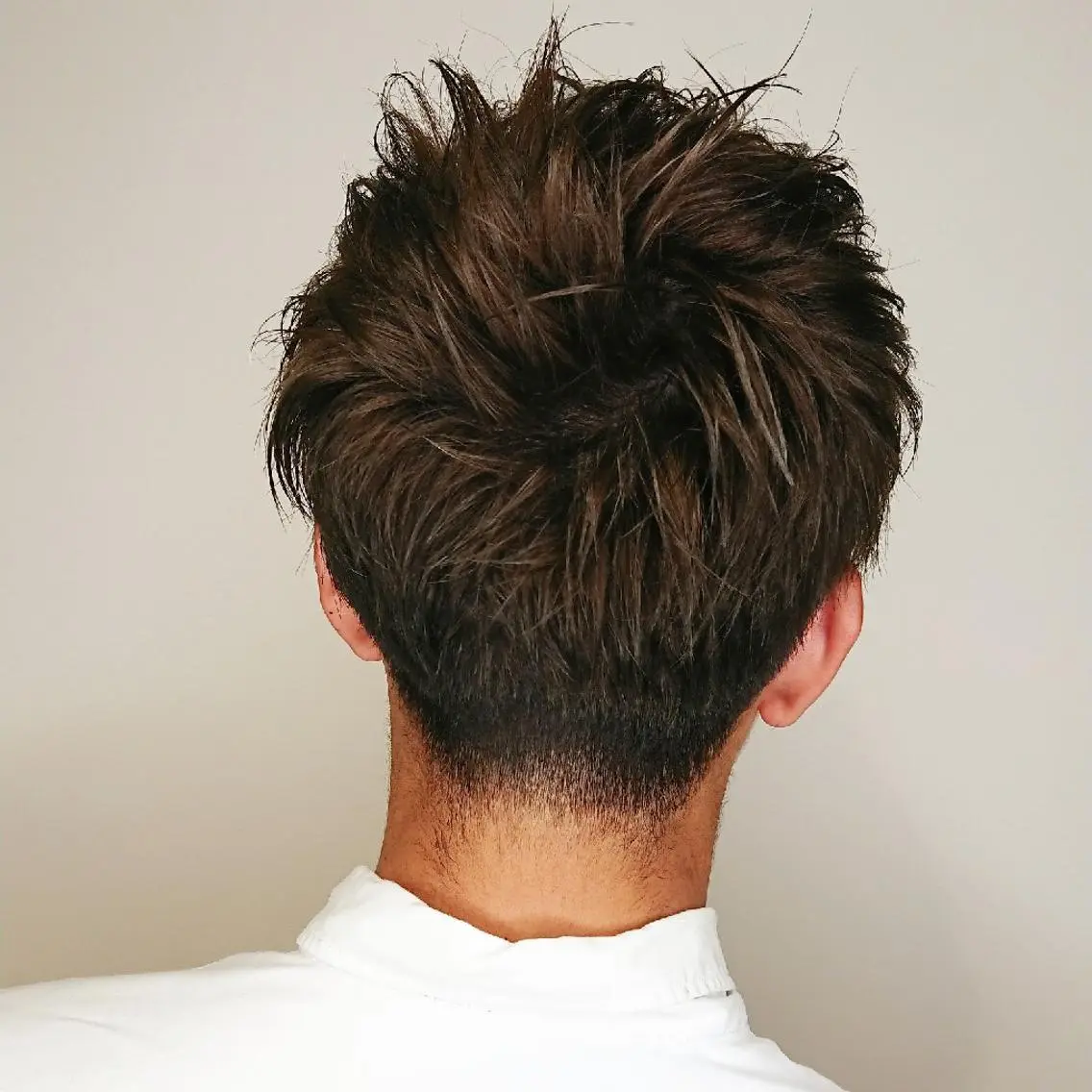 メンズ アップバング メンズブリーチ マッシュ メンズパーマ カット パーマ ブリーチ/ヘアケア/ 艶髪/イギチハルのヘアスタイル