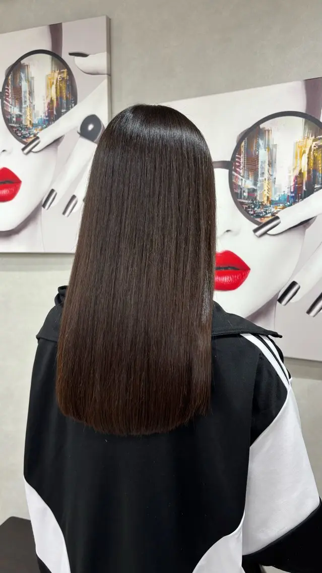 ロング 縮毛矯正 カット 縮毛矯正 岩田 紗莉捺のヘアスタイル