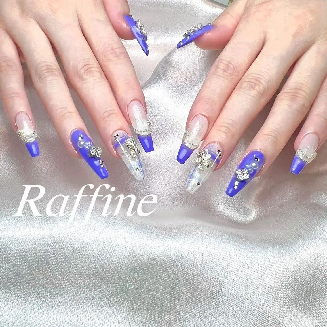 ネイル ハンドネイル ハンドケア RAFFINE haru🦋🩵のネイルデザイン