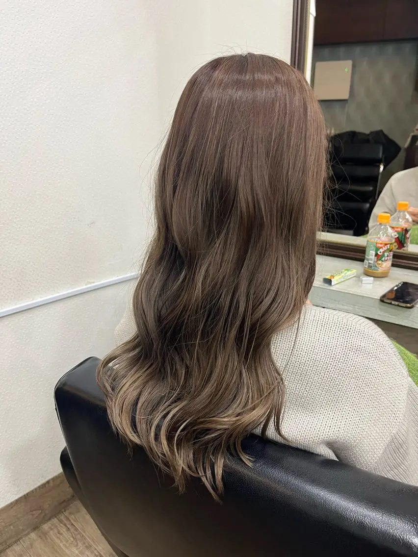ロング 薮内 香保里のヘアスタイル