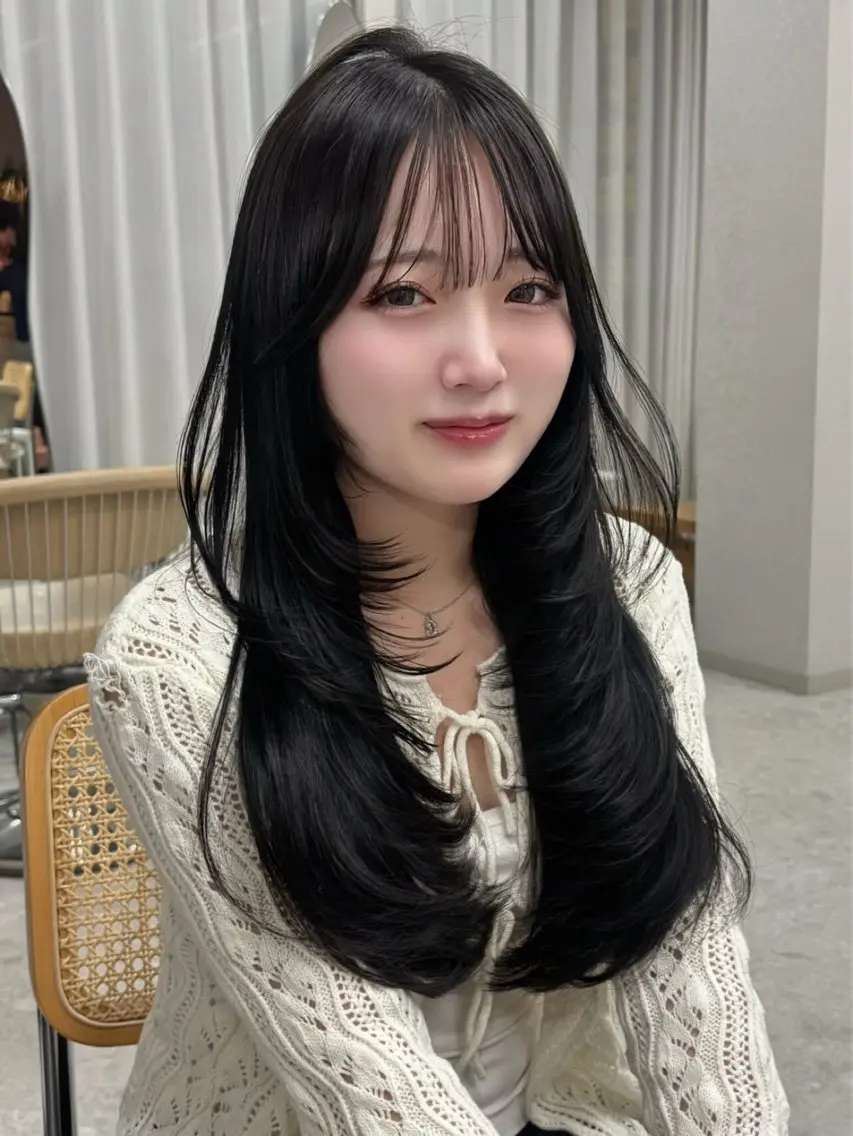 セミロング カラー ヘアアレンジ 顔周りカット 韓国風ヘア レイヤーカット 小顔カット 透明感カラー￤ まなみ🎀💞のヘアスタイル