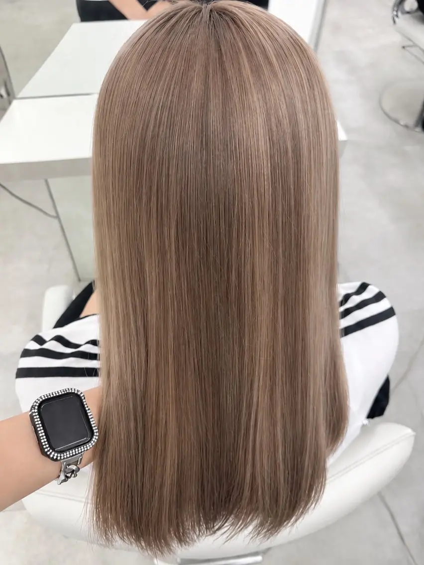 セミロング ヘアカラー ハイトーン🌟/ 暖色カラー/あこ🎀のヘアスタイル