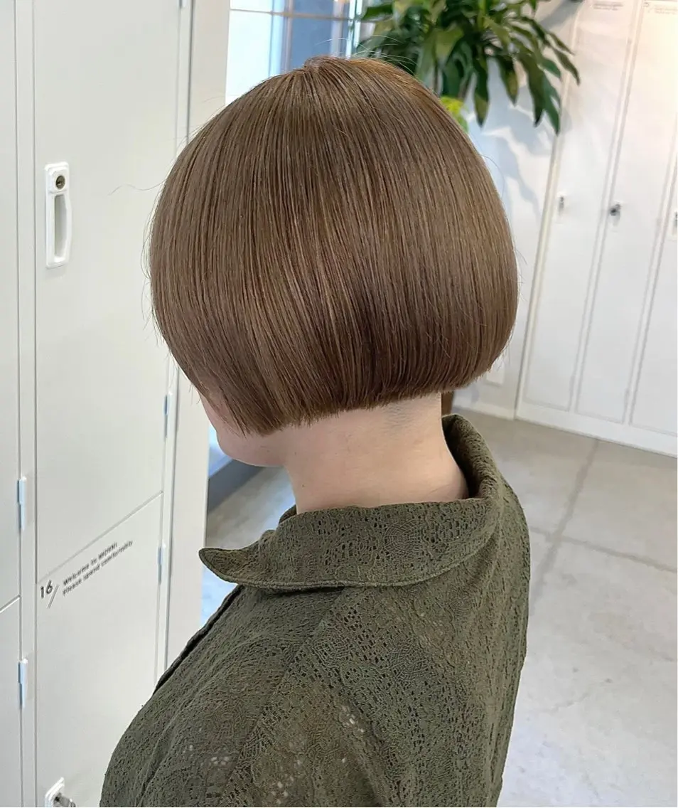 ショート カラー ベージュカラー ミルクティーベージュ 神原 茉依🩰🪩のヘアスタイル