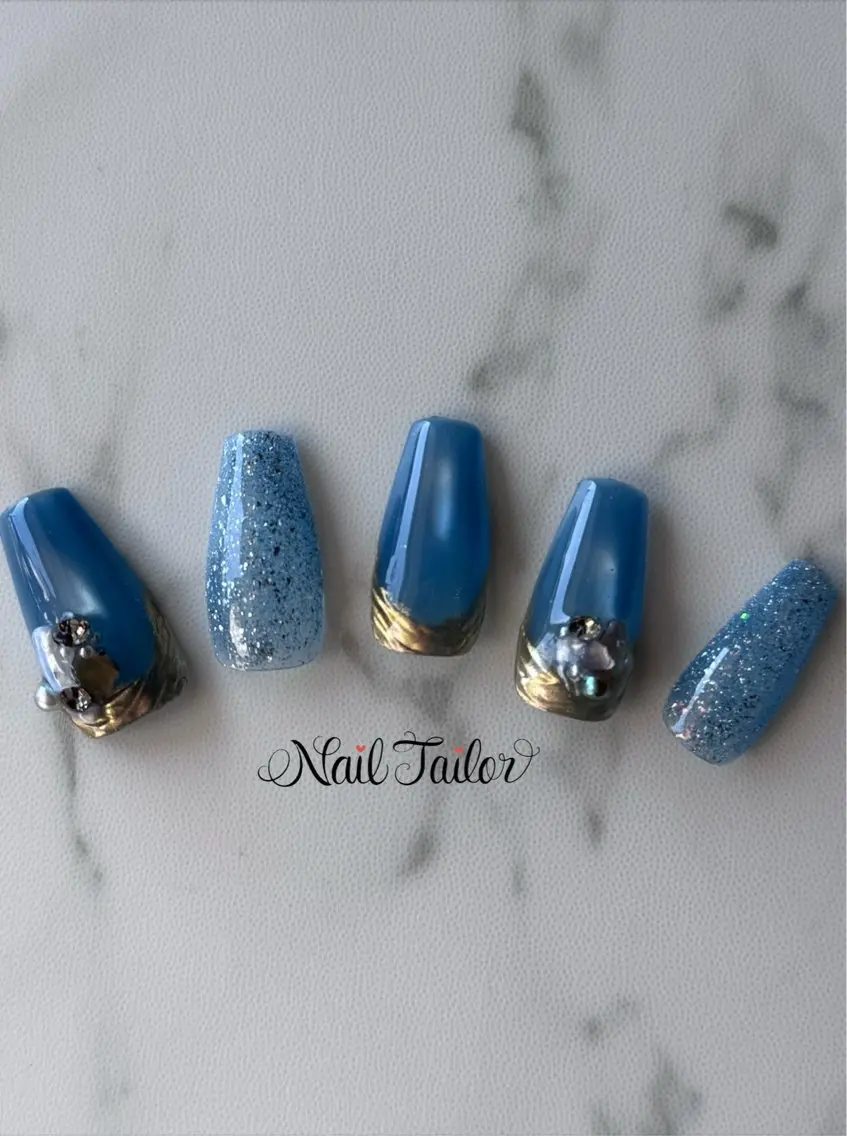 ネイル ブルー 水色 マグネットネイル シンプルネイル ハンドネイル NailTailor ネイルテイラーのネイルデザイン