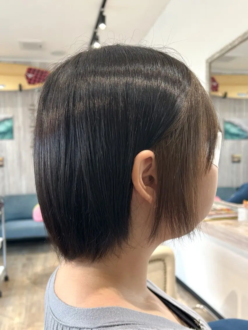 カラー グレージュ インナーカラー 水口 琴絵のヘアスタイル