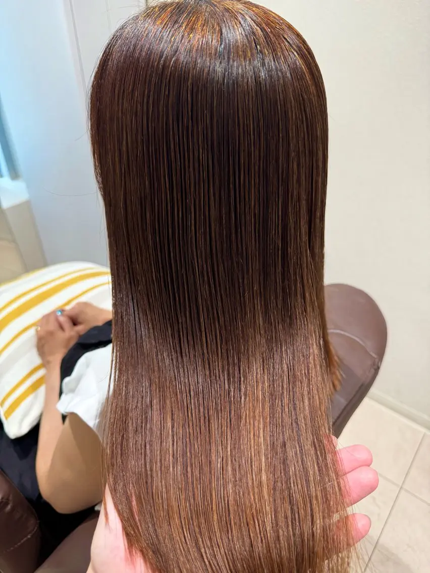 セミロング カラー ヘアカラー トリートメント 史上最高の艶感 『髪質改善』tomのヘアスタイル