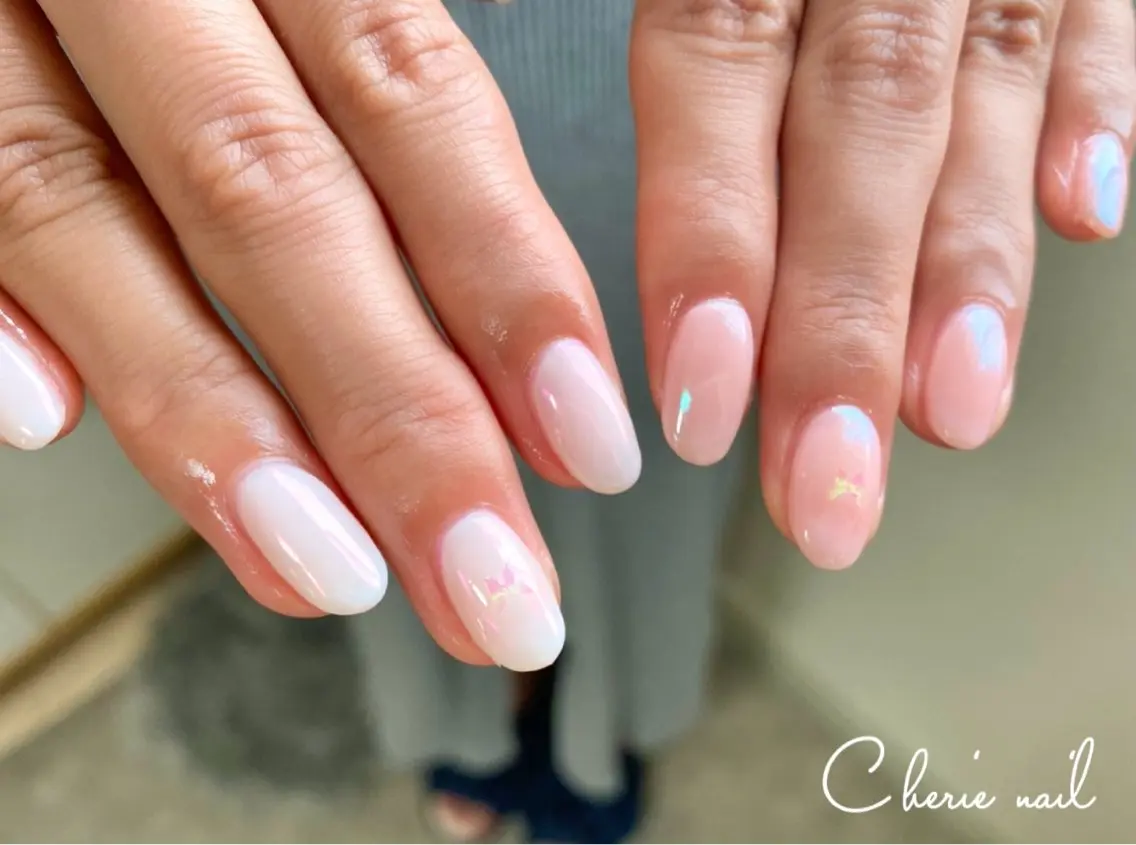 ネイル オーロラネイル ジェルネイル ピンク ホワイト Cherienail yunaのネイルデザイン