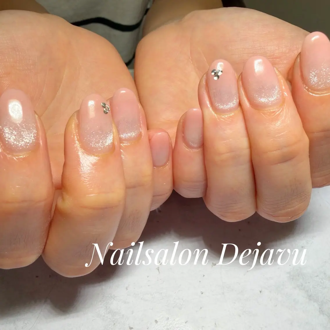 ネイル グラデーション マグネットネイル ハンドネイル Nail salon Dejavu 🌿のネイルデザイン