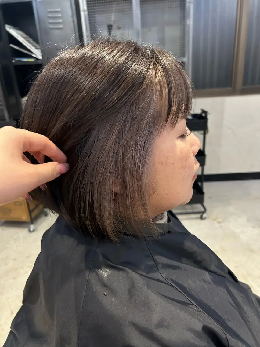 カラー シルバー ヘアカラー 植吉 琉月のヘアスタイル