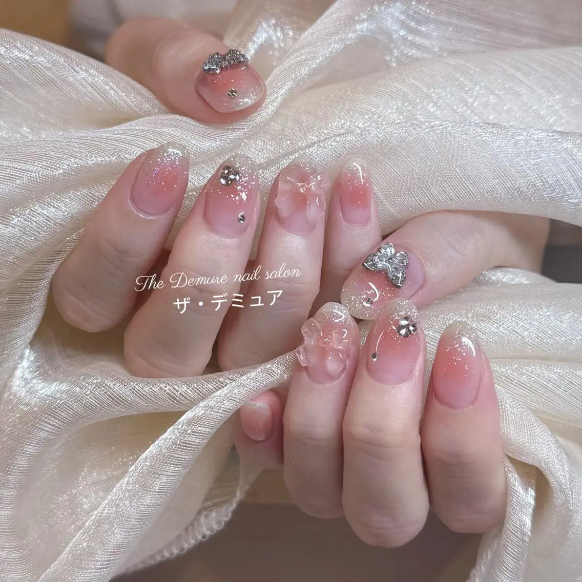 💗【期间限定】ワンホンネイル　マグネット🧲orラメグラデ➕チークネイル 8個ストーン🥰超可愛いの写真