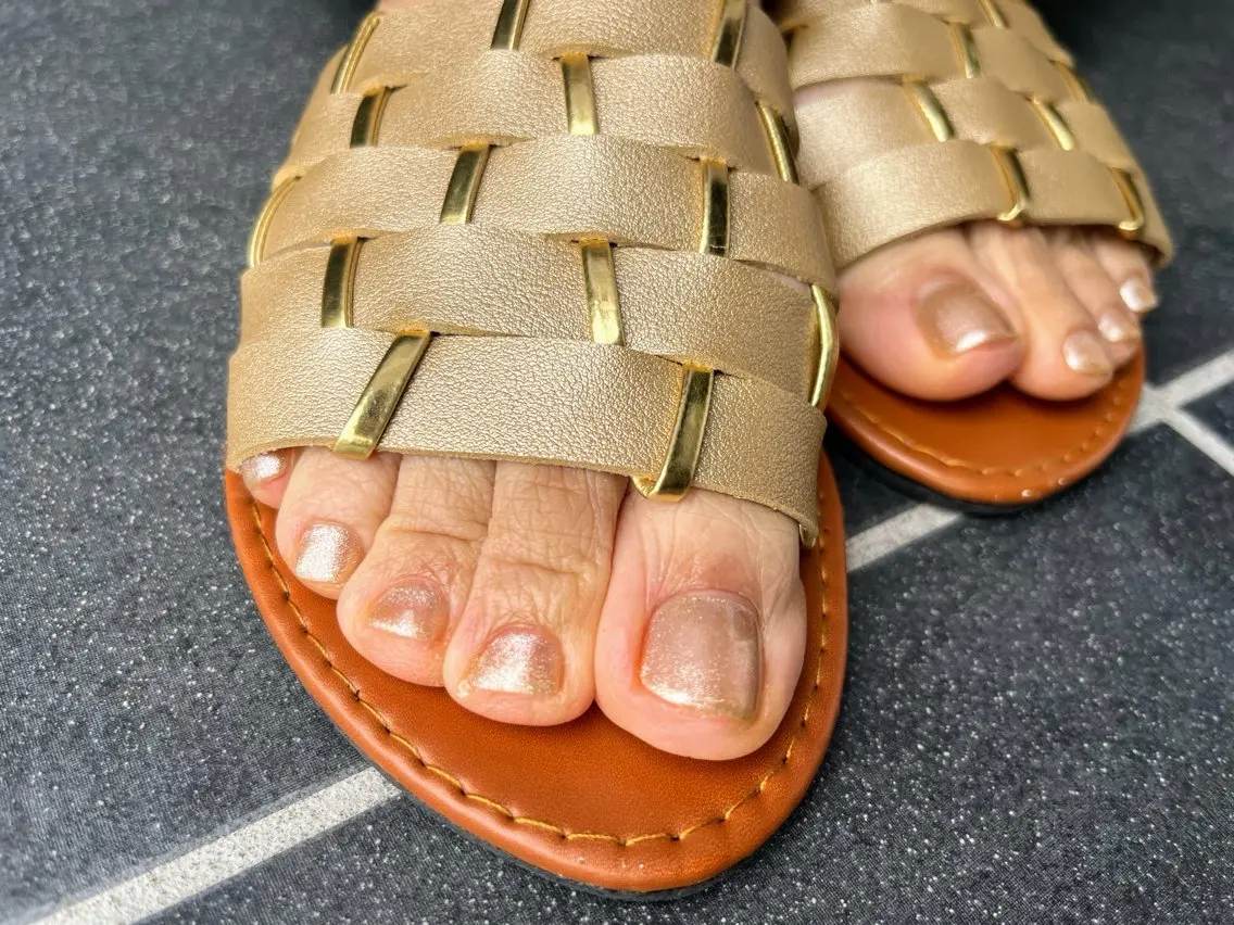 ネイル マグネットネイル マグネットワンカラー ワンカラーネイル フットネイル JAM Orario Nailのネイルデザイン