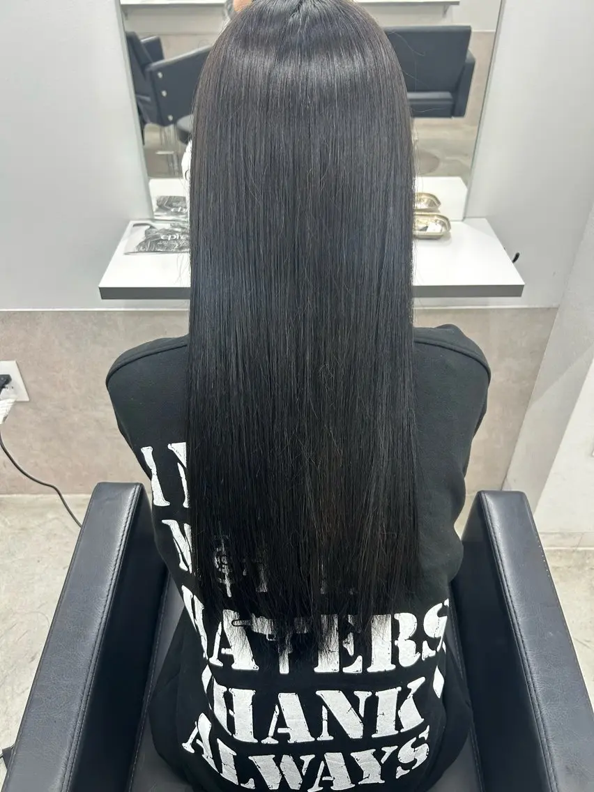 ロング カラー 黒髪 ブリーチ ブルーカラー ブルーブラック もえ / 盛れるヘア🖤🌙のヘアスタイル