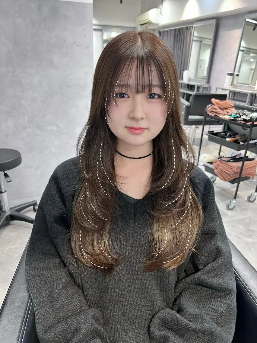 ロング カラー 黒髪 ブリーチ 透明感カラー 顔周りカット レイヤーカット 透明感/レイヤー 🇰🇷tomonaのヘアスタイル