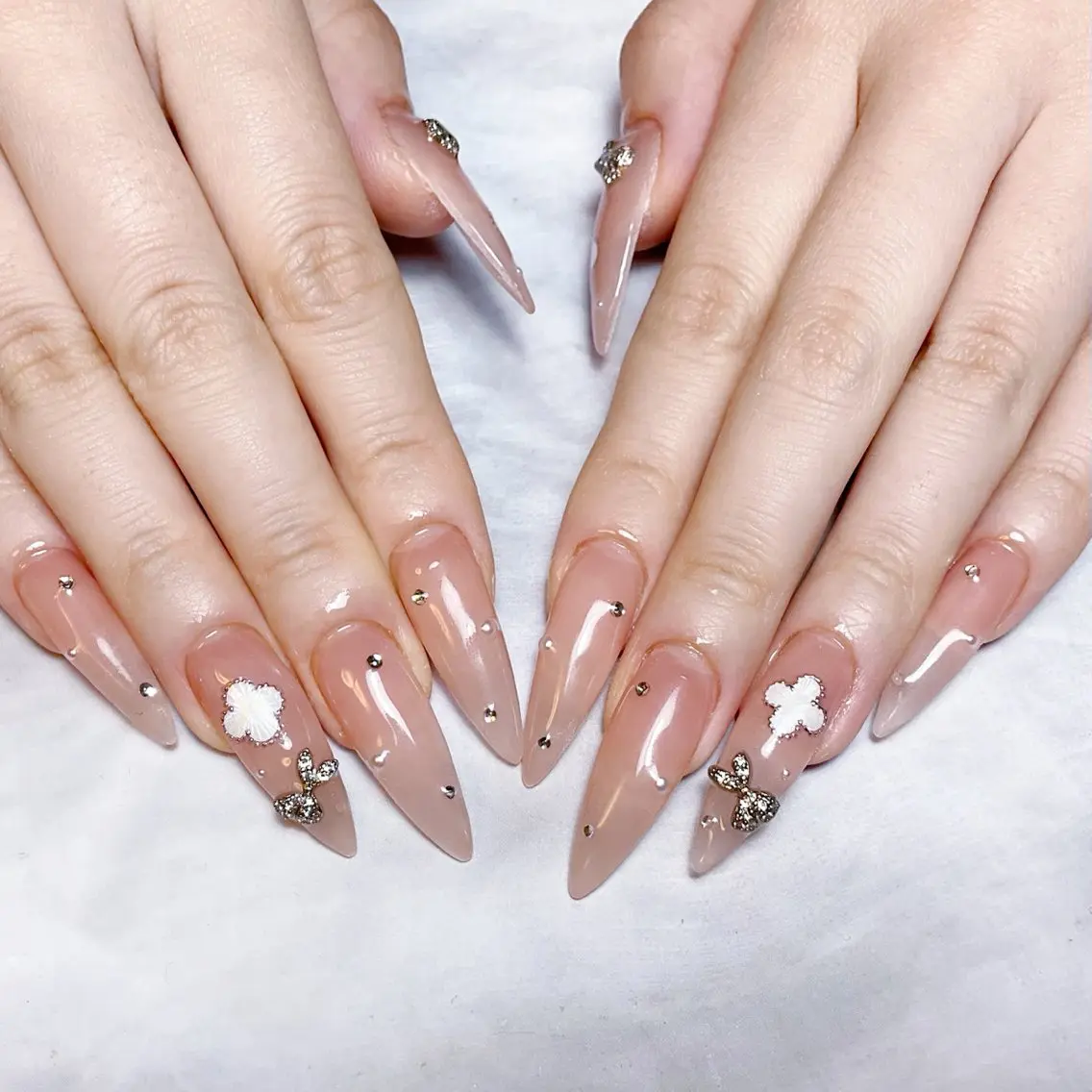 ネイル ハンドネイル 🍭Yun nail hyejin🌸のネイルデザイン