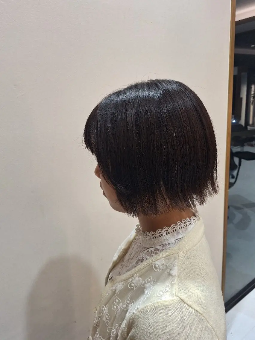 ミディアム ボブ 外ハネヘア スズキ ヒロキのヘアスタイル