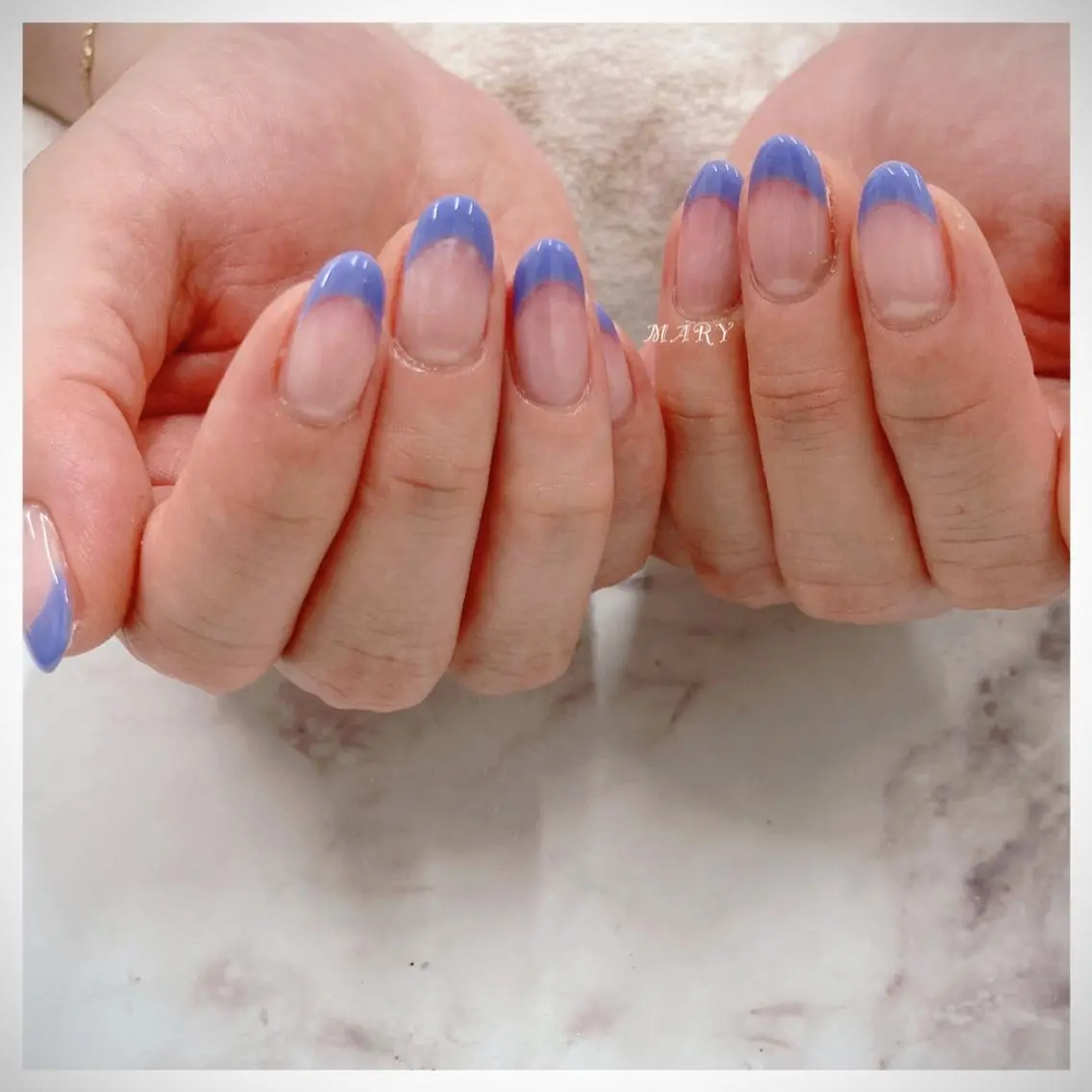 ネイル ブルー フレンチネイル ニュアンスネイル オフィスネイル シンプルネイル ハンドネイル Mary nail .narumiのネイルデザイン