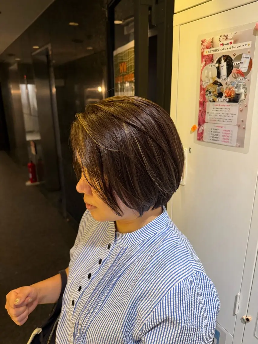 ショート ハイライト ヘアカラー 太田 海萌のヘアスタイル