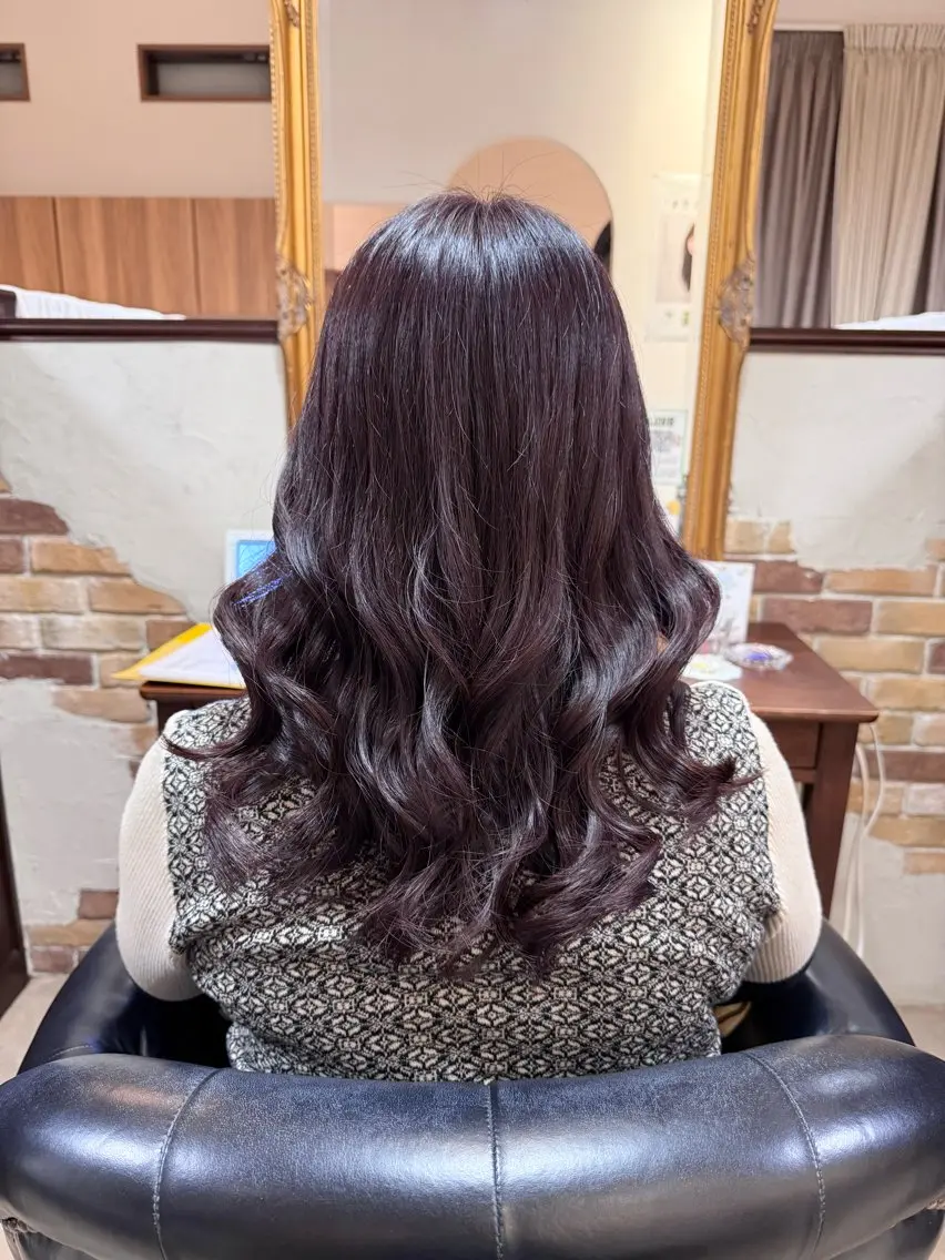 ロング カラー 安中 莉椰のヘアスタイル