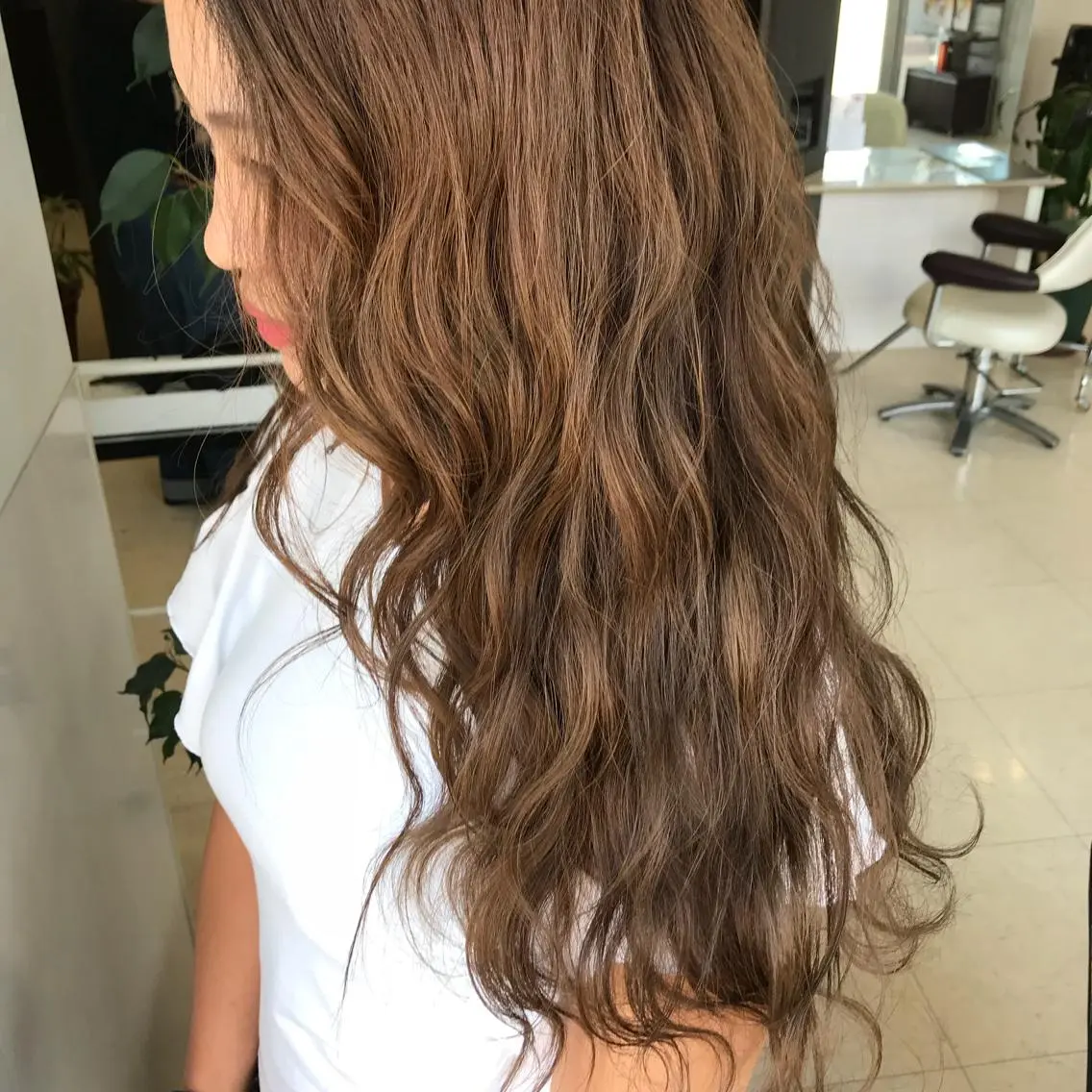 ロング カラー ベージュカラー ブリーチ ショコラベージュ 透明感カラー カット ヘアカラー Oopsレイヤー 加藤澄都のヘアスタイル