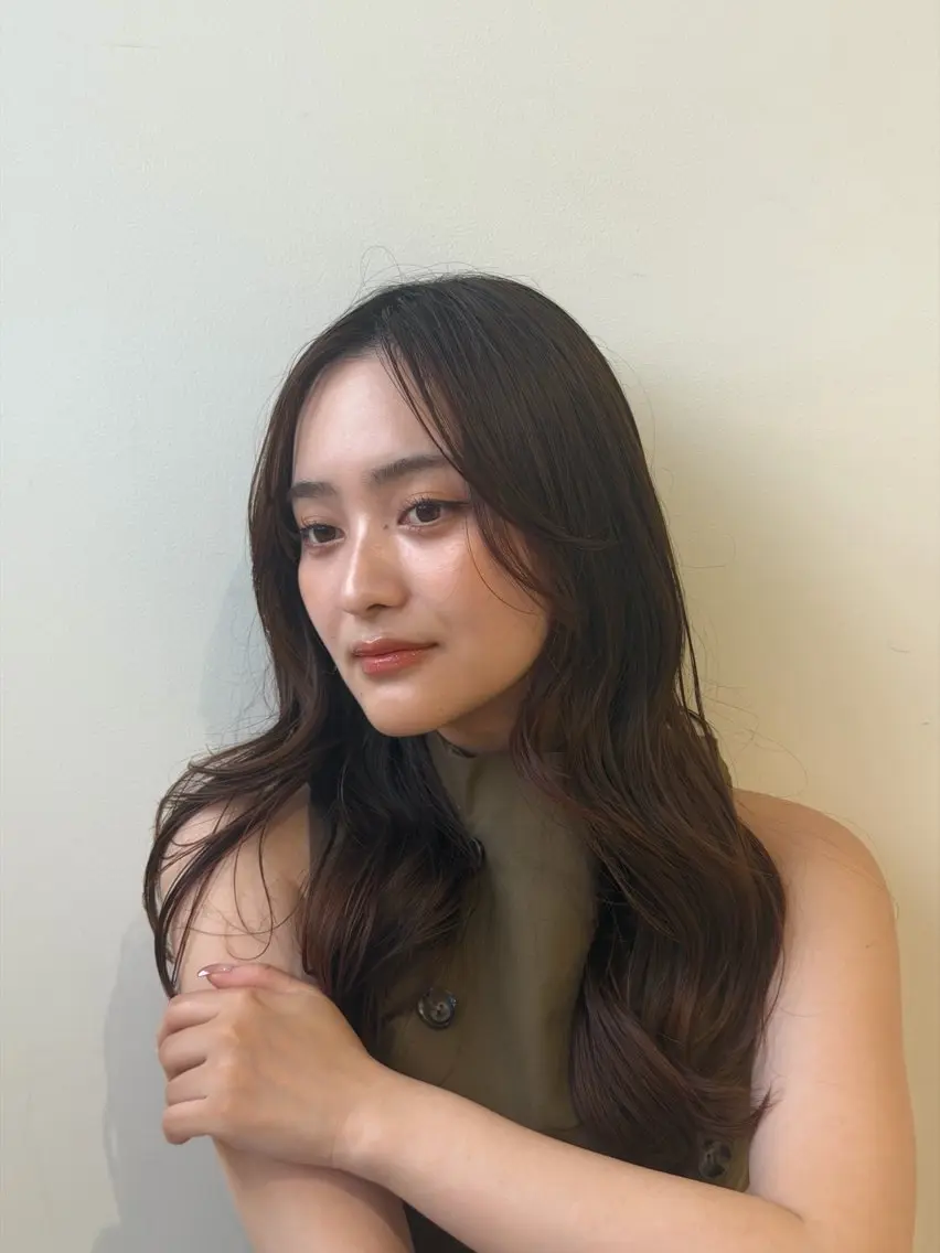 ロング カラー カット 友成 星来のヘアスタイル