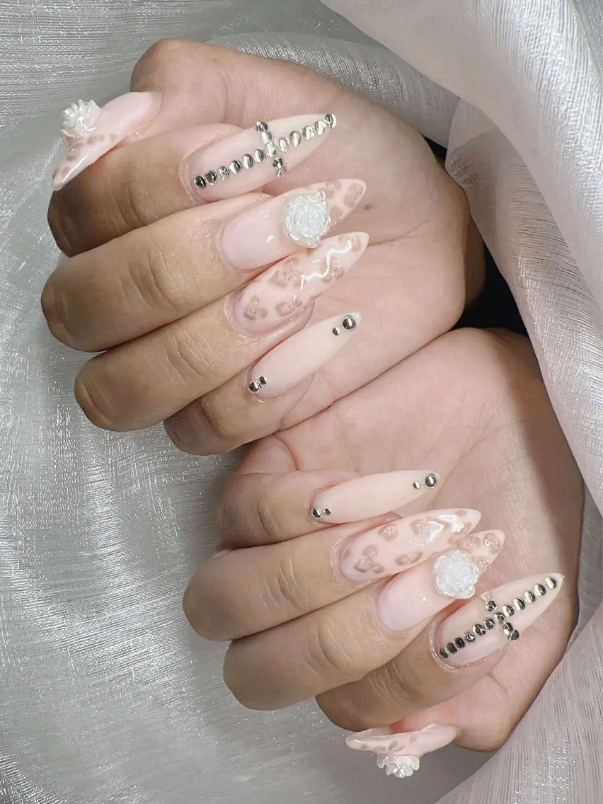 ネイル ハンドネイル Lee Nailsのネイルデザイン