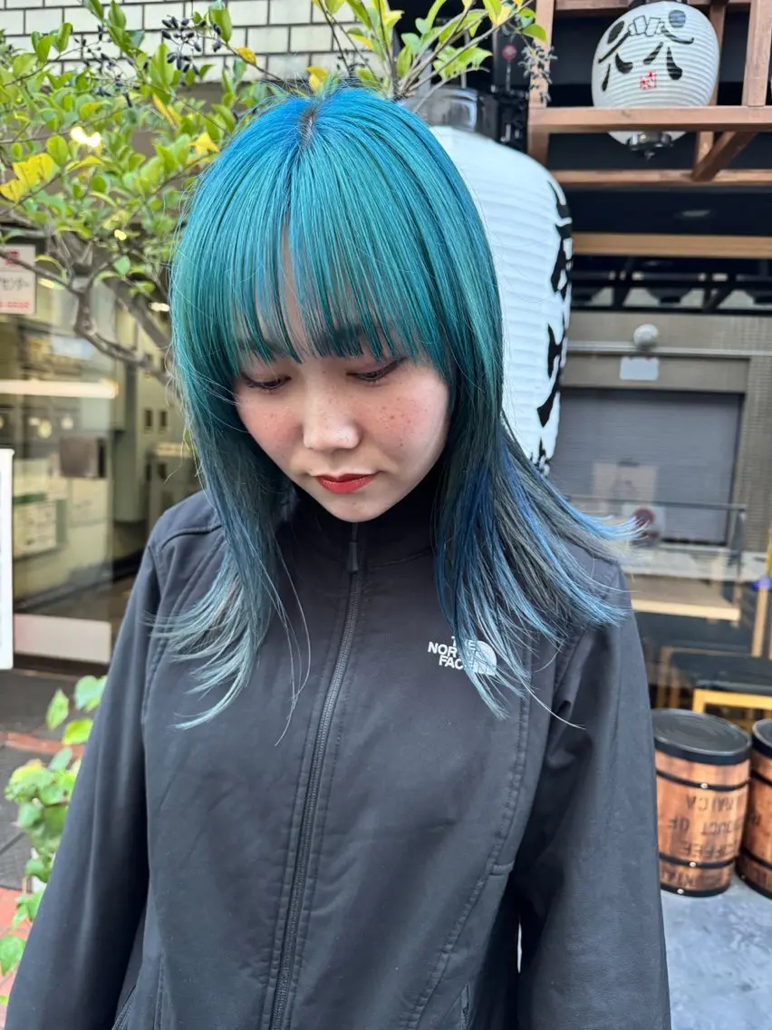 ロング カラー 顔周りレイヤーカット ブリーチminamiのヘアスタイル