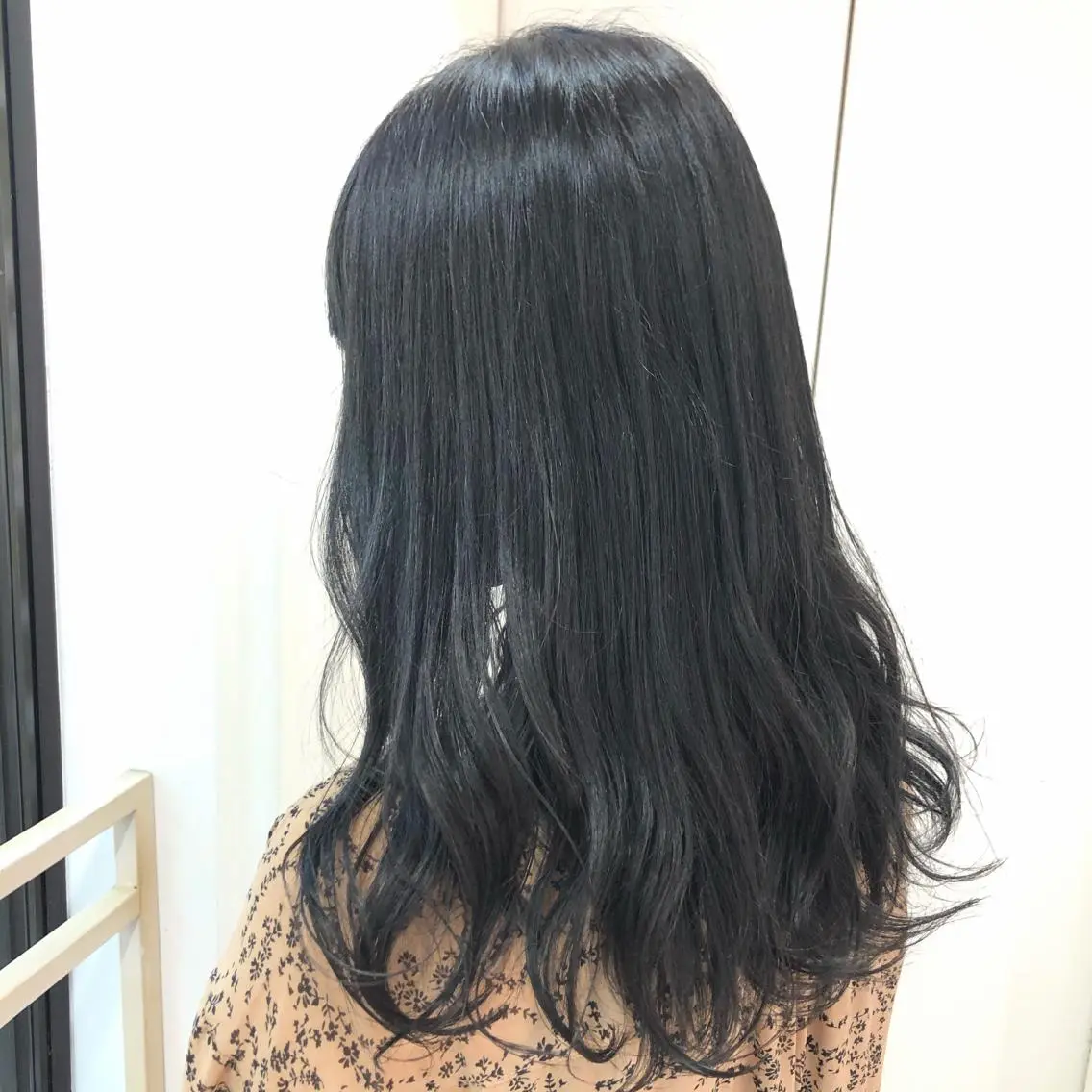 ロング カラー TRENCH 相澤 果歩のヘアスタイル