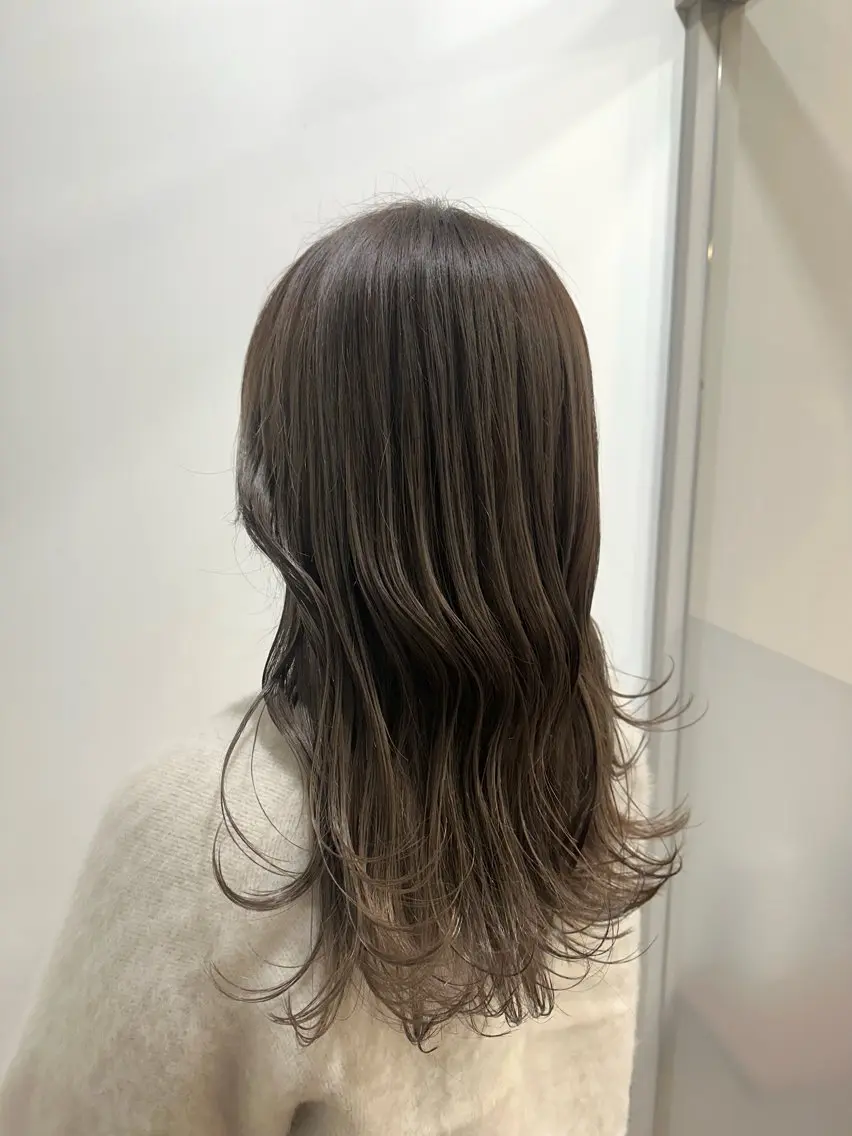 ロング カラー 透明感カラー ヘアカラー あべ ゆうかのヘアスタイル