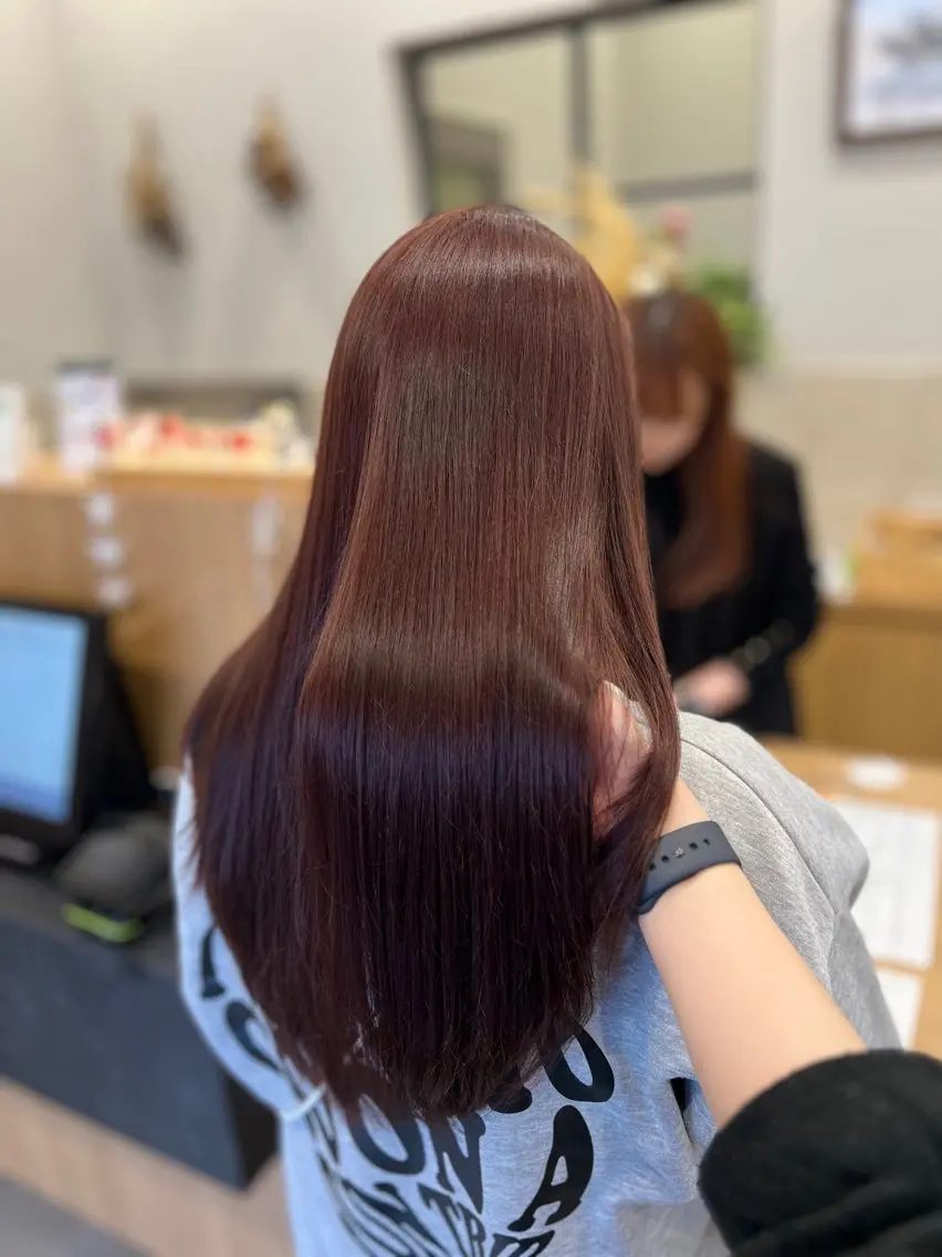 ロング カラー ブラウンカラー ピンクカラー ピンクブラウン カット ヘアカラー トリートメント 山口 玖瑠美のヘアスタイル