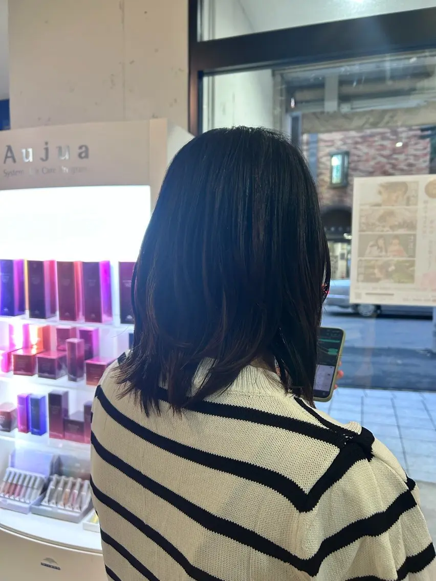 ミディアム 津田 花望のヘアスタイル