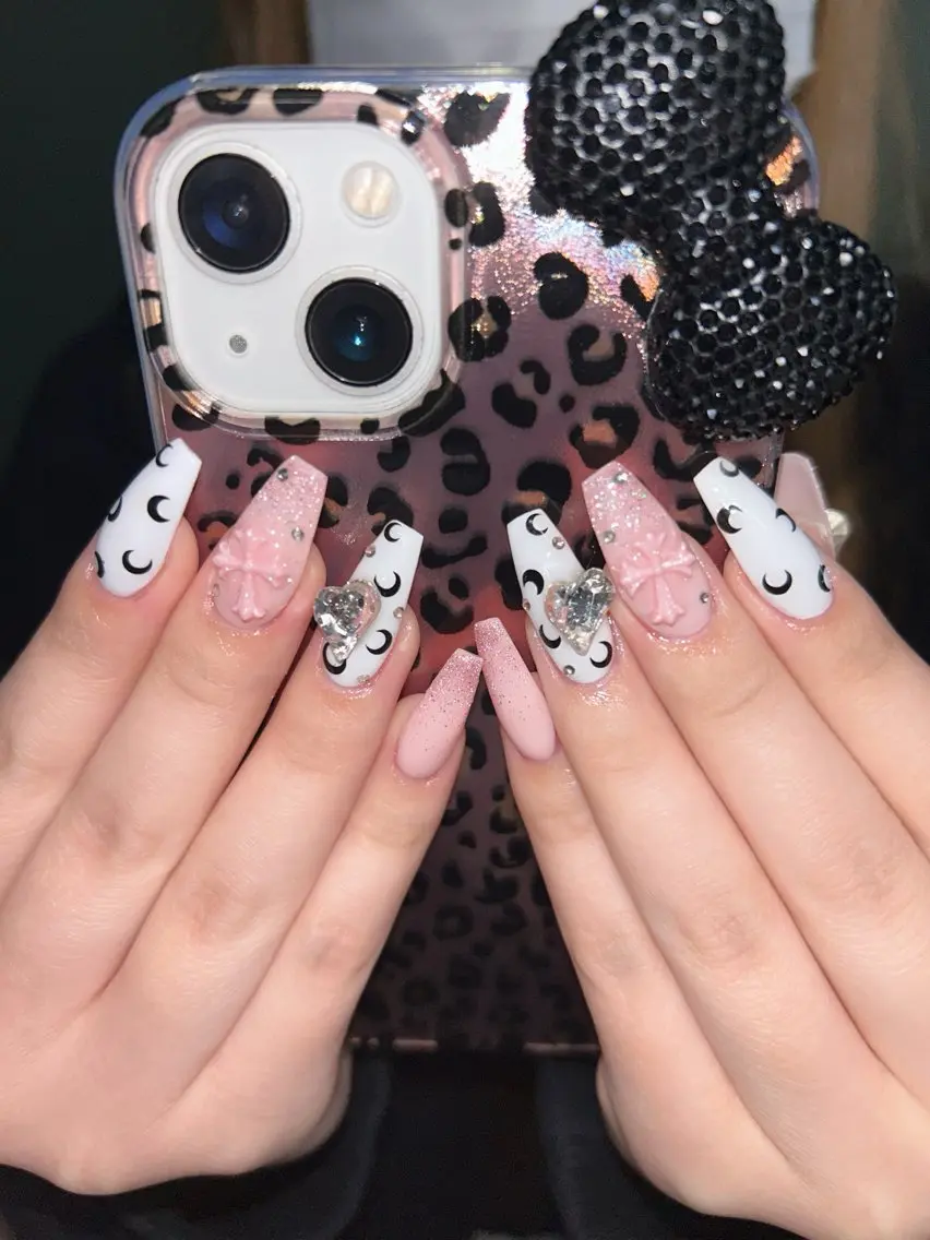 ネイル アートネイル オーロラネイル チークネイル 長さ出し フットネイル ハンドネイル Chan nailsのネイルデザイン