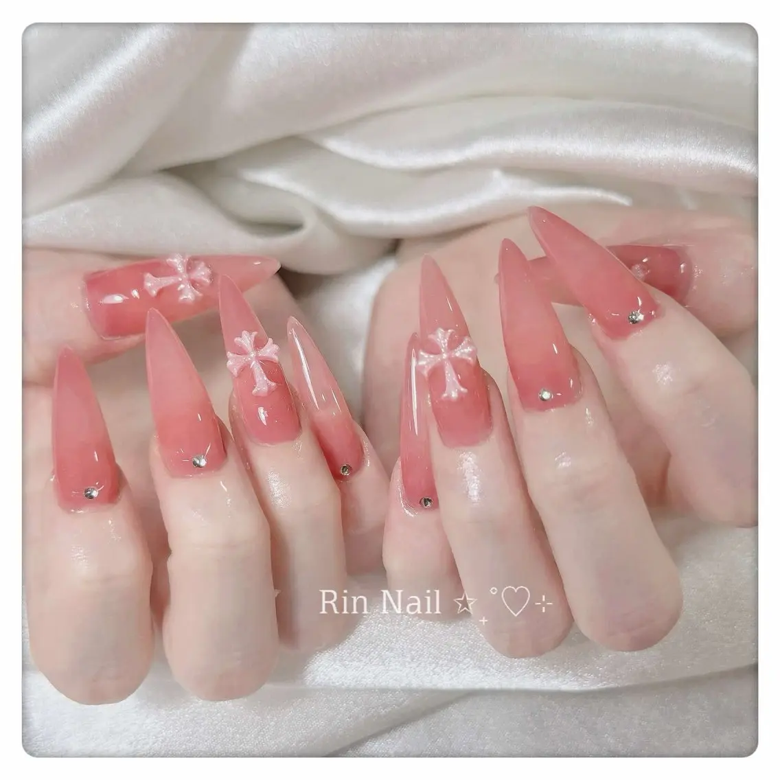 ネイル アートネイル チークネイル ジェルネイル ロングネイル マグネットネイル ハンドネイル Rin Nail 新大久保店のネイルデザイン