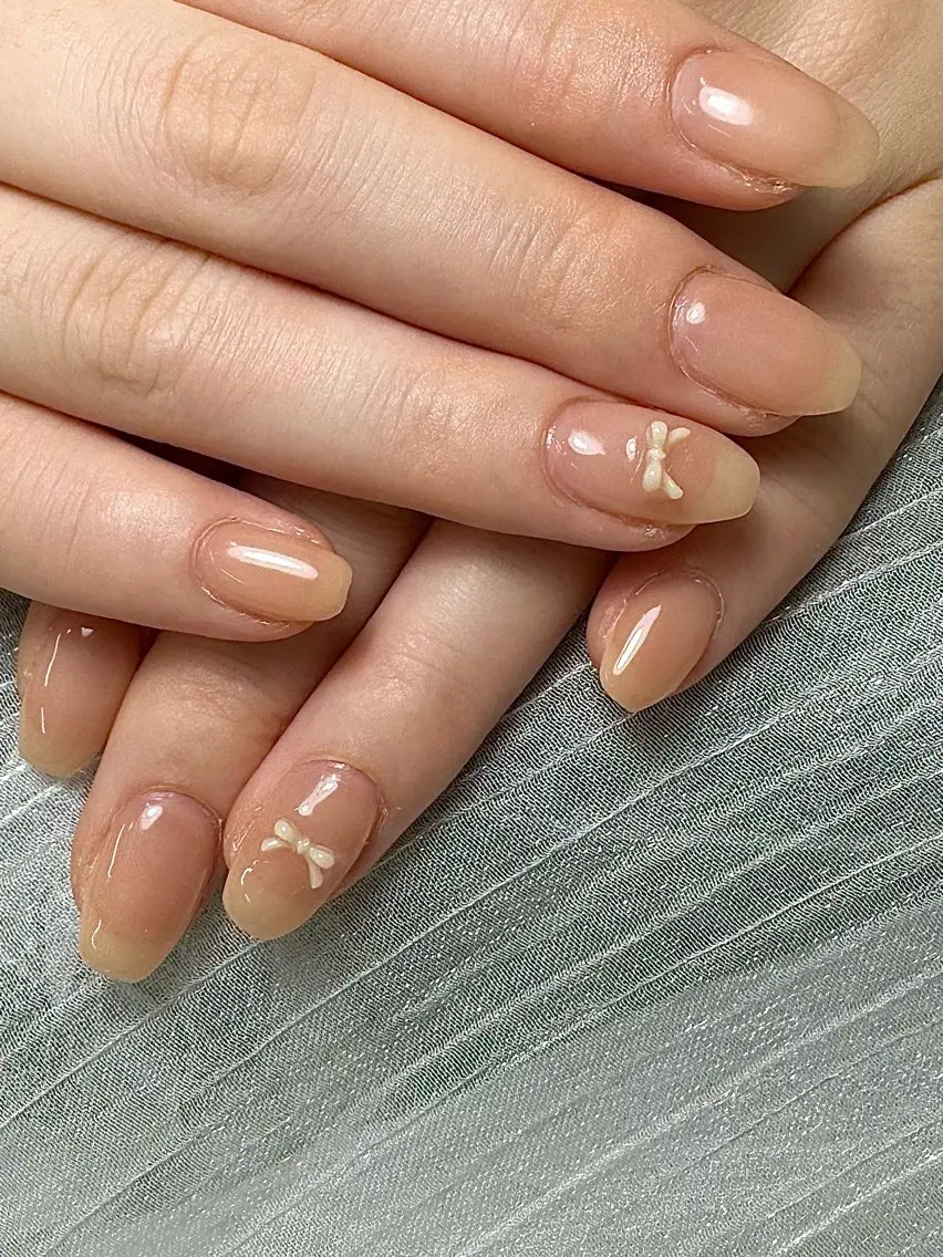ネイル オフィスネイル ぷっくりネイル リボン シンプルネイル ハンドネイル ANNE綾瀬店 𝓜𝓲𝓴𝓾のネイルデザイン