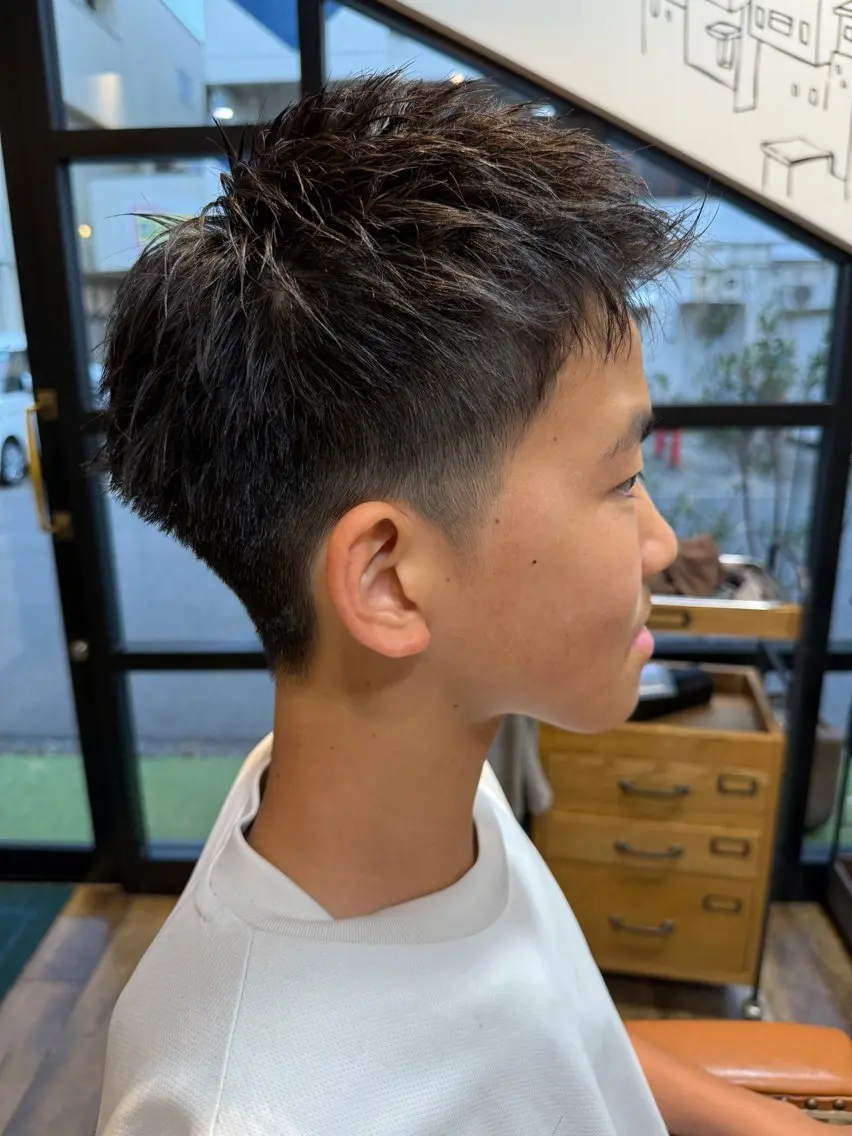ショート メンズ アップバング 上田 英介のヘアスタイル