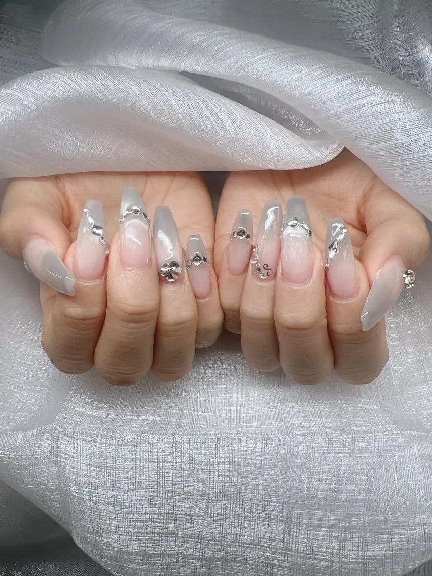 ネイル 長さ出し グラデーション キラキラネイル マグネットネイル ニュアンスネイル Lee Nails チップ長さだし専門店のネイルデザイン