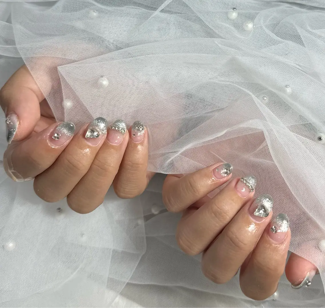 ネイル ハンドネイル フットネイル LAVISH nanamiのネイルデザイン