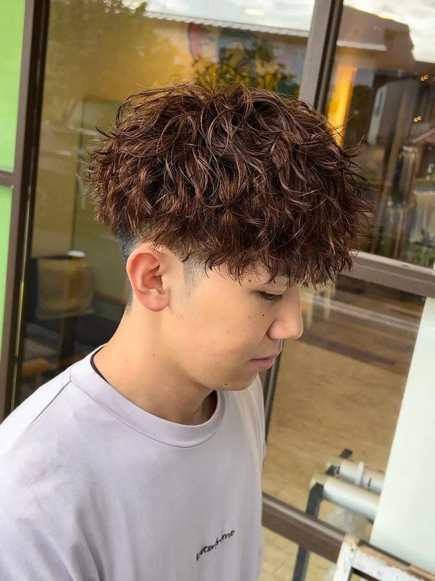 ショート メンズ メンズパーマ メンズ曲がる 縮毛矯正/駅徒歩4分のヘアスタイル