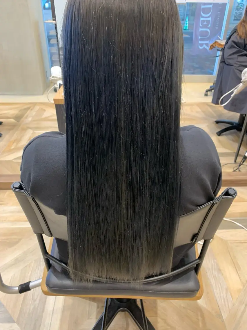カラー 石井 謙佑のヘアスタイル