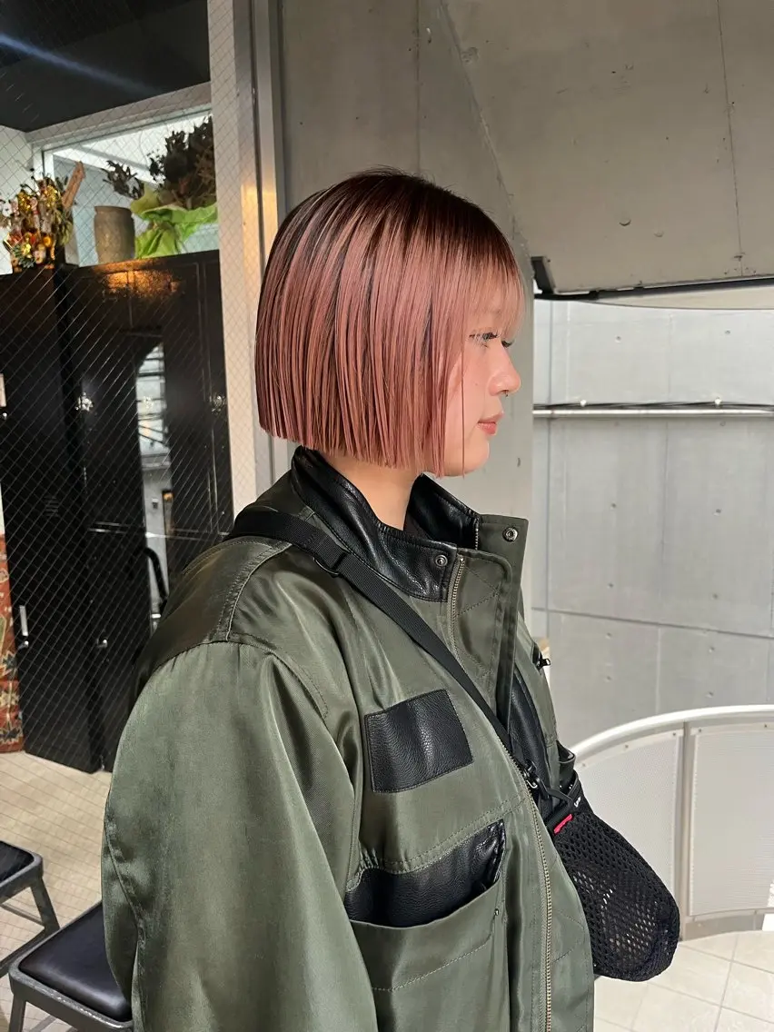 ショート カラー 切りっぱなしボブ ボブ カット ミルクティーベージュ ブリーチ 店長 清水のヘアスタイル