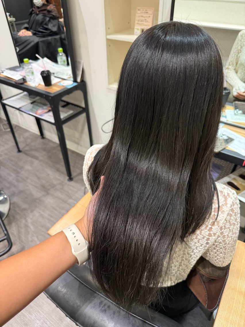 セミロング カラー アッシュ アッシュグレー アッシュグレージュ グレージュ ヘアカラー トリートメント 艶髪レイヤー上田 紗也🇰🇷💗のヘアスタイル