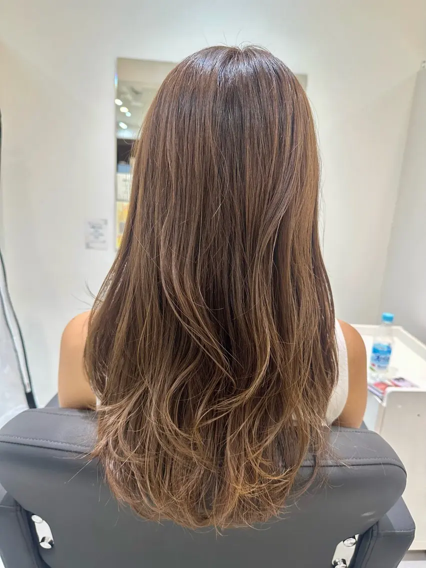 セミロング レイヤーカット カット ヘアカラー トリートメント Emuest心斎橋 SAKIのヘアスタイル